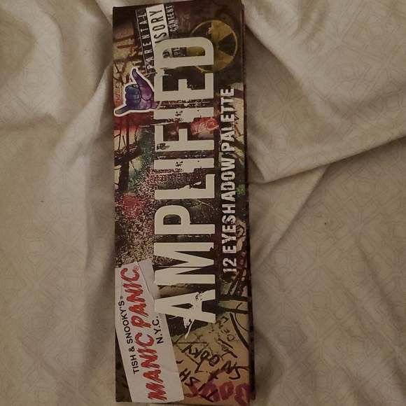 NWT Manic Panic Amplified Eyeshadow Palette. - Picture 5 of 15